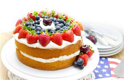 Patriotic Vanilla Cream Sponge Cake - Red white and blue never tasted so good!
