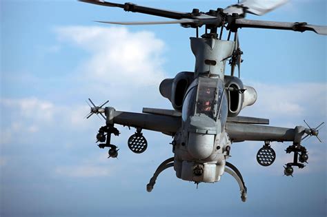 Military and Commercial Technology: US Navy tests JAGM missile on AH-1Z