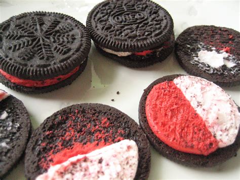 Limited Edition Candy Cane Oreo 4 | Read a Limited Edition C… | Flickr