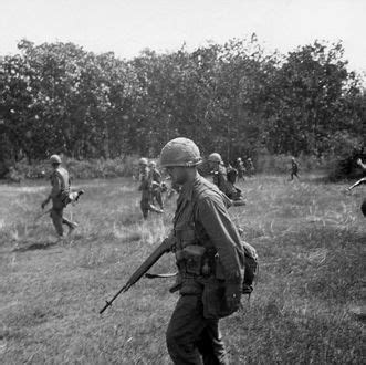 Soldiers of the 1st Infantry Division during Operation Crimp, 1966 | Vietnam | Vietnam, Vietnam ...