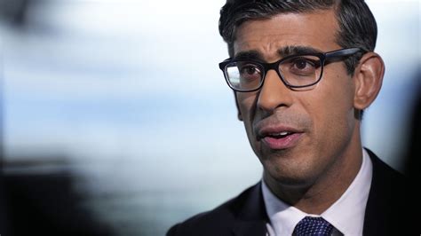 Rishi Sunak calls for change to rules that stopped Rwanda deportation flight in meeting with ...