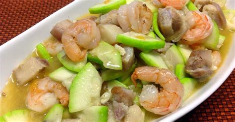 Love's Food Bits: Ginisang Upo with Pork and Shrimp