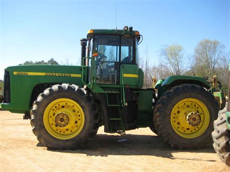 JOHN DEERE 9300 MFWD ARTICULATED TRACTOR