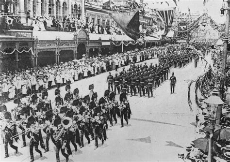 File:StateLibQld 1 124663 Australian Commonwealth celebrations procession, Brisbane, 1901.jpg ...