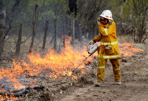 Explainer: back burning and fuel reduction