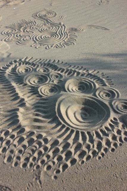 Sand art, Ephemeral art, Land art