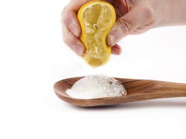 Are Lemon Juice and Baking Soda Helpful for Gout? | Livestrong.com