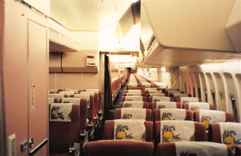 Air Canada 747 coach cabin | Aircraft interiors, Airplane interior ...