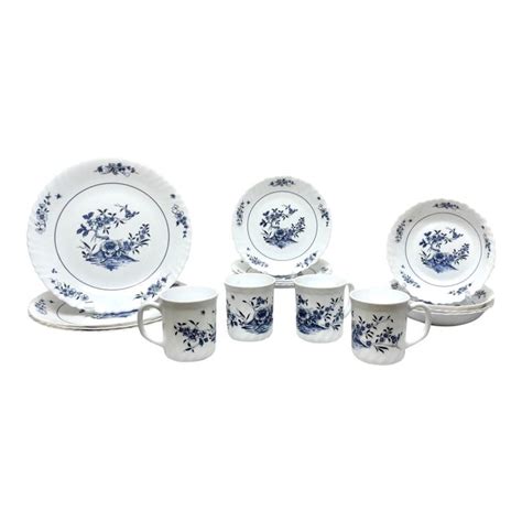 Late 20th Century French Dinnerware Service for 4- 16 Pieces | Chairish