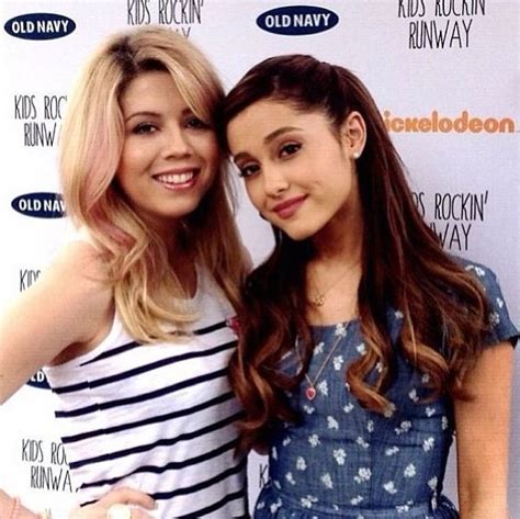 Ariana Grande and Jennette Mccurdy at the Old Navy fashion show | Ariana grande, Ariana ...