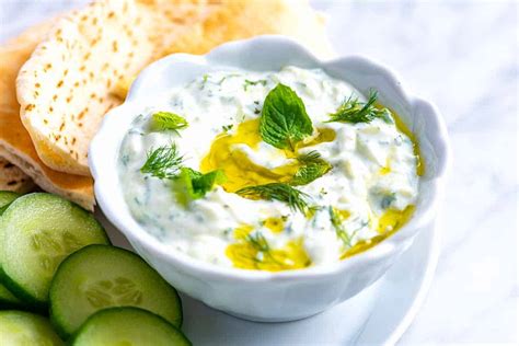 Easy Tzatziki Sauce Recipe