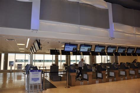 George Bush Intercontinental Airport, Terminal C Ticketing | Gordon Inc