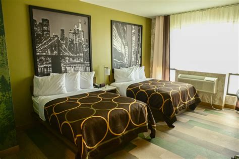 Super 8 by Wyndham Bronx Near Botanical Garden | Bronx, NY Hotels