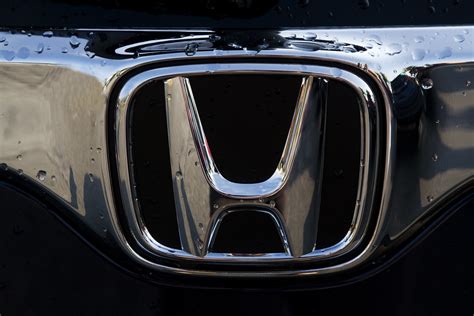 Honda logo on a new car | A photograph of the Honda logo on … | Flickr