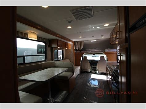 Winnebago Minnie Winnie 31K: Loaded With Options