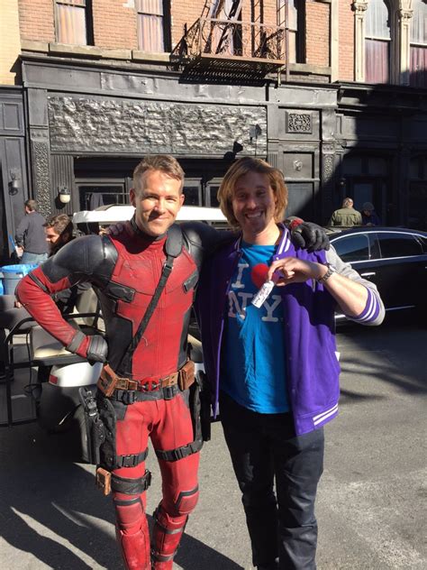 New Behind The Scenes Look At Ryan Reynolds And T.J. Miller On DEADPOOL Set