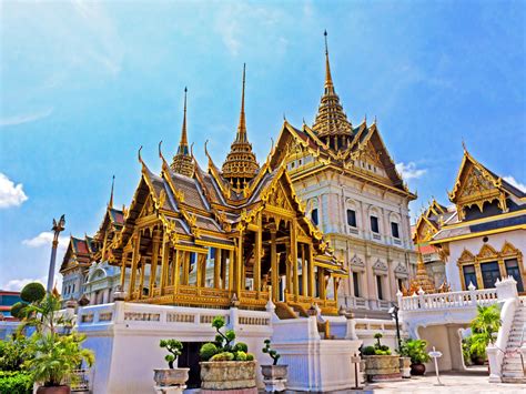 12 Amazing Attractions & Places in Thailand