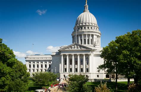 The Capitol Square in Madison, Wisconsin: 5 Must-Do Annual Events – The ...