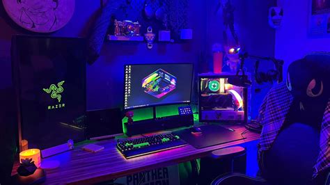 Check out this Razer themed gaming setup