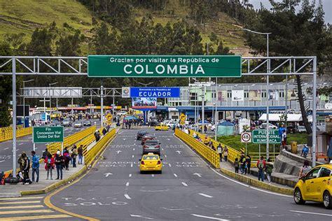 Crossing the #Colombia-#Ecuador border in #ipiales was nothing like we would have ever expected ...