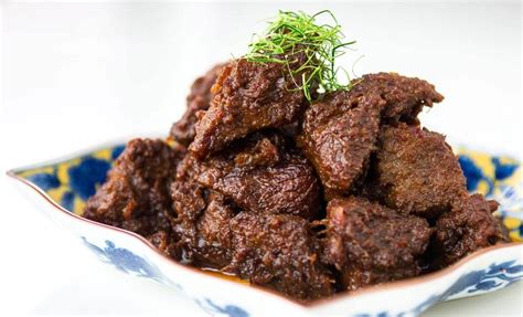 Rendang, Makanan Indonesia yang Mendunia - Tays Bakers