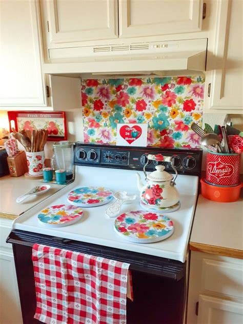 Pin on Pioneer Woman | Pioneer woman kitchen, Pioneer woman kitchen decor, Country kitchen decor