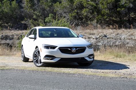 Buick Buick Regal Sportback Photos, and Specs. 2.0i (250 hp) 9-AKP, 2 ...