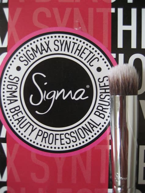 A Beauty Blog.: NEW! Sigma SigMAX brushes