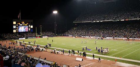 Washington Huskies Football Tickets & 2024 Games | Vivid Seats