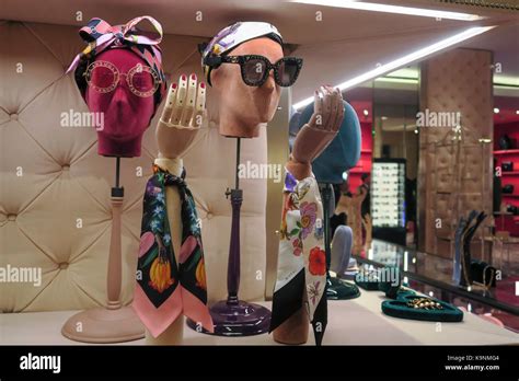 Gucci Store on Fifth Avenue, NYC, USA Stock Photo - Alamy