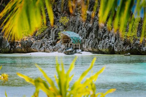 Hidden Beach In Matinloc Island In El Nido, Palawan, Philippines. Tour ...