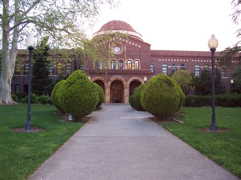 File:Chico State's Kendall Hall.JPG - Wikimedia Commons