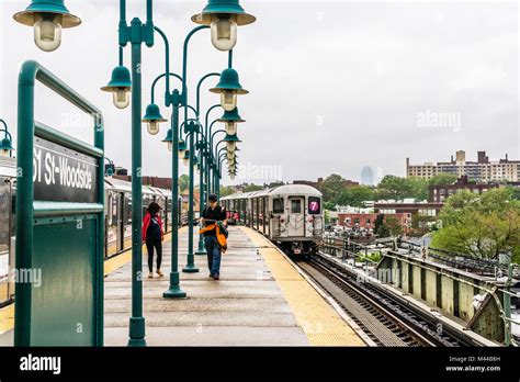 61st Street – Woodside Subway Station Woodside Queens New York, New York, USA Stock Photo - Alamy