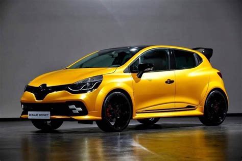 Supostas imagens do novo Clio R.S. vazam n... | Quatro Rodas