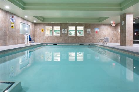 Holiday Inn Express Yreka-Shasta Area, an IHG Hotel Pool Pictures & Reviews - Tripadvisor