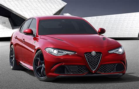 Alfa Romeo Giulia Quadrifoglio Verde (QV) | Sports Cars