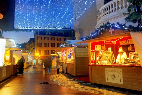 Annecy Christmas Market: What To See in 2022 - French Moments