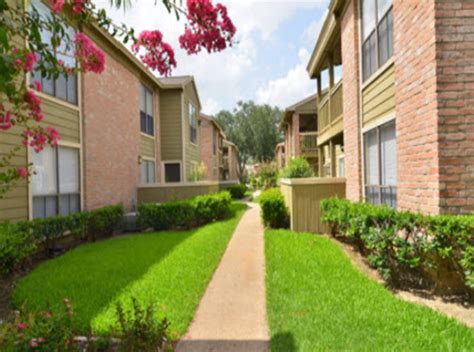 5401 Chimney Rock Houston - $965+ for 1 & 2 Bed Apts