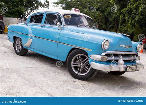 Havana, Cuba. Colorful Classic 1950`s Cars Editorial Image - Image of ...