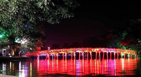 VietNam Travel: Ho Guom - Ha Noi By night