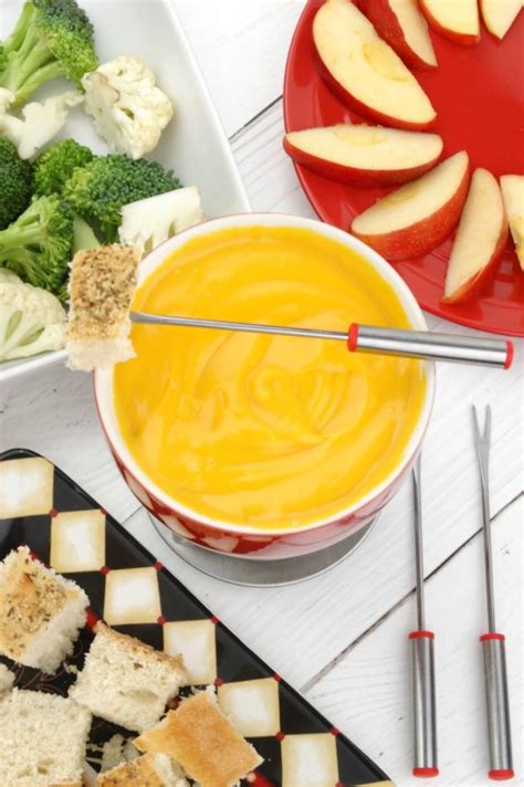Cheddar Cheese Fondue - Quick and Easy Fondue Recipe