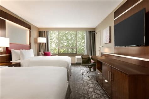 DoubleTree by Hilton Hotel Toronto Airport West | Convenient Park, Stay ...