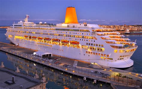 Cruising all over The world: CRUISE SHIPS FOR ALL AGE GROUPS