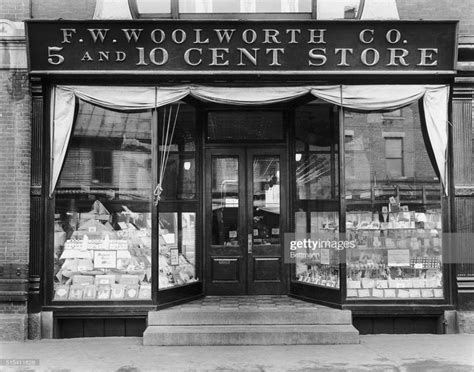 Montpelier, Vermont: A front view of a F.W. Woolworth 5 and 10 cent store. Ca. 1910. | Vintage ...