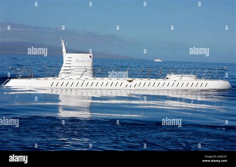 THE ATLANTIS TOURIST SUBMARINE ,MAUI,HAWAII,USA Stock Photo - Alamy