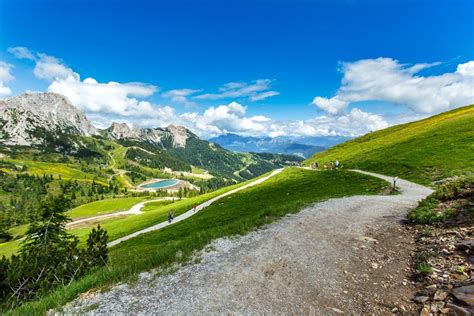 A Guide to Hiking in the Austrian Alps | 10Adventures