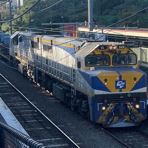 VL 353 @ Moorabbin Train Station : r/MelbourneTrains