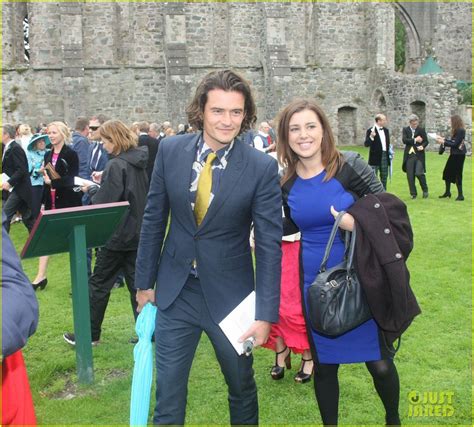 Full Sized Photo of orlando bloom takes selfies wedding ireland 03 | Photo 3186809 | Just Jared