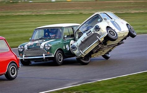 Wow 😯 competitive racing 🙌🏻 if you love minis these are the ultimate ...