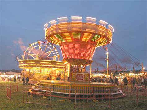 G. Simons and Son Funfairs - Swinging Chairs